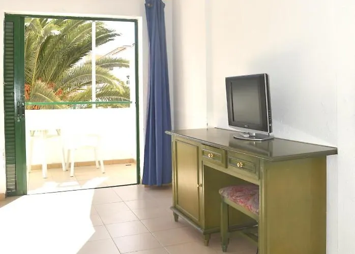 Sunny Silencio Park * Арона